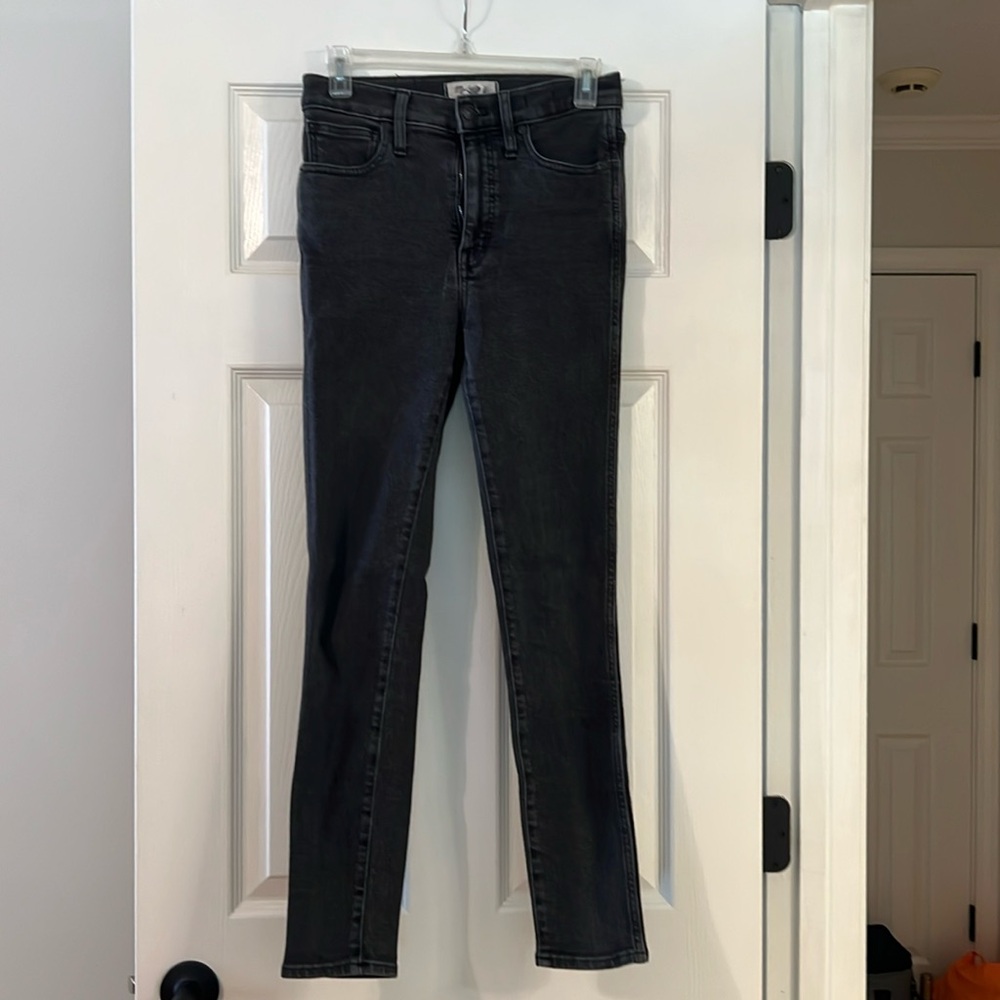 Madewell 10” high- rise black skinny jeans